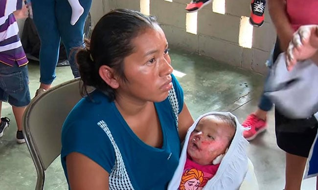 Cô bé Keilin sống lại ngay trong đám tang của mình