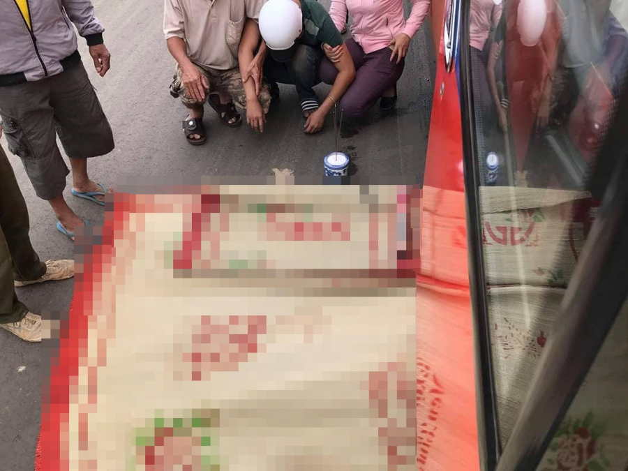 Người nhà ông cụ khóc ngất bên thi thể