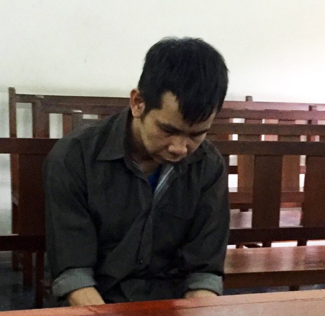 Trọng cúi đầu nhận tội