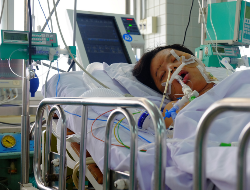 Thắng nhập viện đã 24 ngày nhưng tình trạng sức khỏe không khả quan