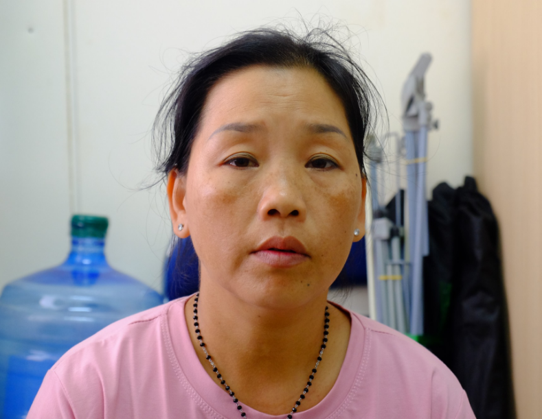 Chị Ánh Nguyệt buồn rầu kể lại câu chuyện của con trai