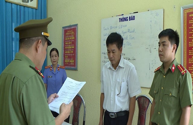 Trước đó, 5 bị can đã bị khởi tố trong vụ gian lận điểm thi ở Sơn La
