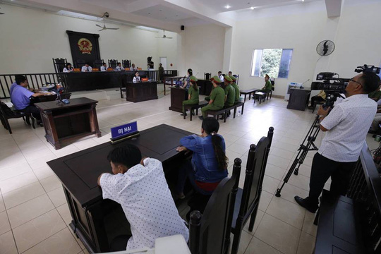 Toàn cảnh phiên tòa