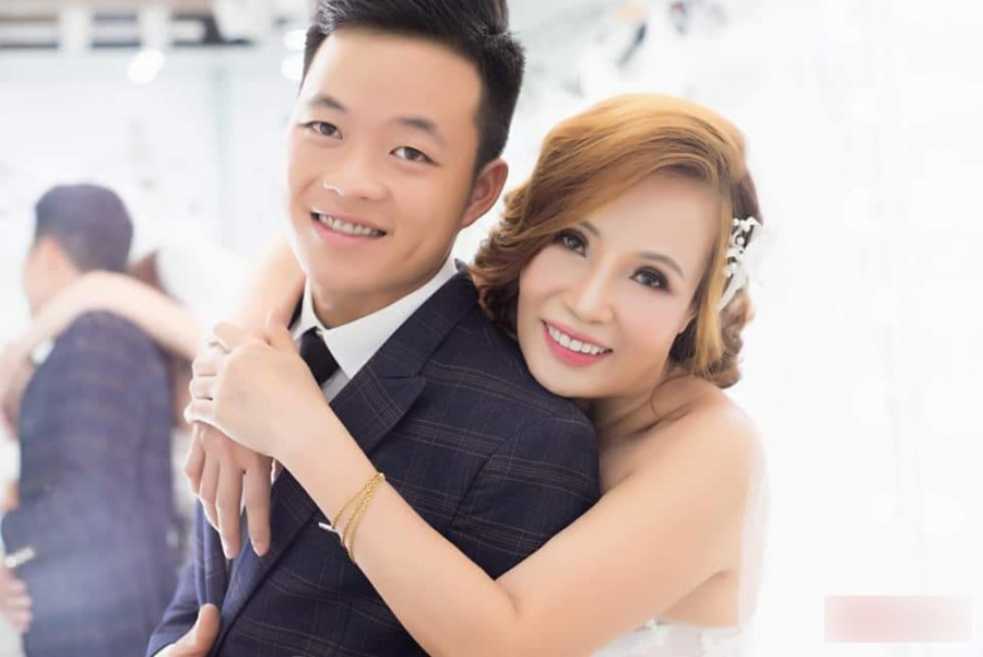 Hình ảnh hạnh phúc mới nhất của cặp đôi