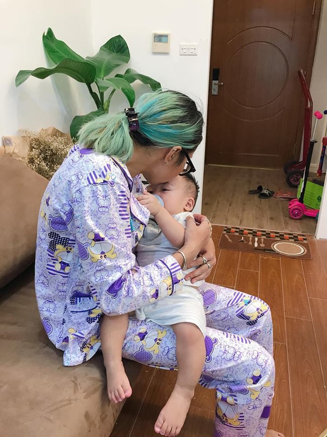Thúy Hà đã thay đổi rất nhiều, không còn giống với Bella của trước đây. Cô gái này chia sẻ muốn về quê trồng rau nuôi gà để nuôi con, sống Shbet16 chơi game trực tuyến bình thường như bao người.