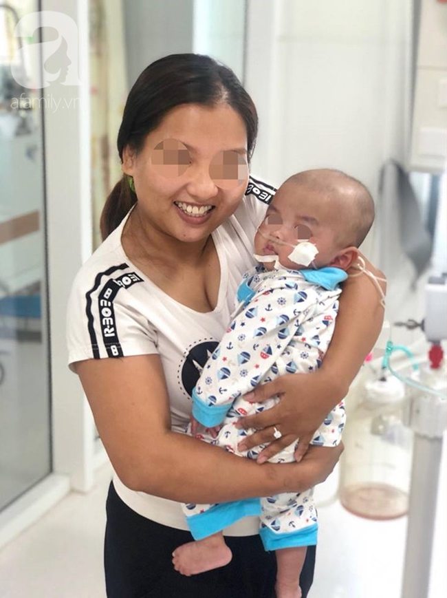 Người mẹ trẻ nhiều lần đã tưởng như gục ngã trước tình hình bệnh tật của con