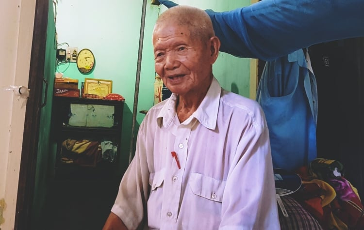 Cụ Roanh, nhân vật chính trong câu chuyện