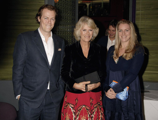 Camilla và 2 người con riêng