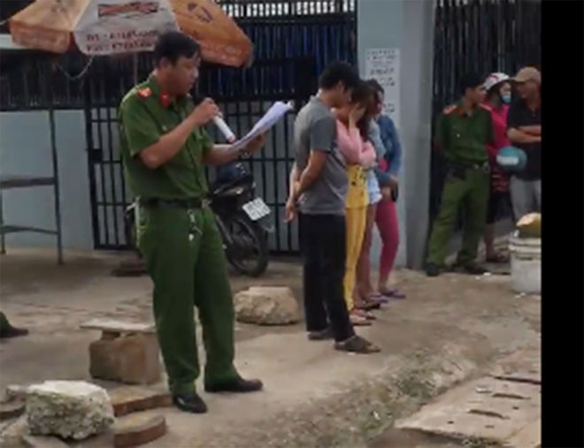 Nong-24h-qua-Co-dong-vien-quay-kin-Bui-Tien-Dung-va-dong-doi-tai-que-nha-5-1517319013-width660height507