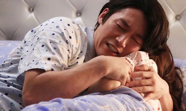 Chồng bị tai nạn lại không có con tôi đau đớn, cô đơn tột độ.