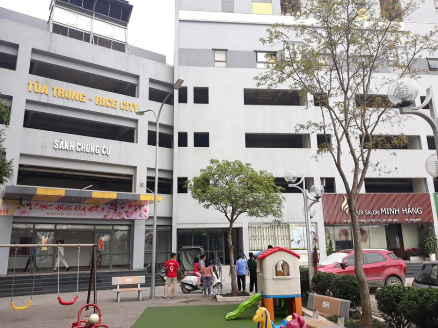 Tòa nhà Rice city Linh Đàm nơi xảy ra vụ việc bé trai rơi từ tầng cao xuống thiệt mạng 