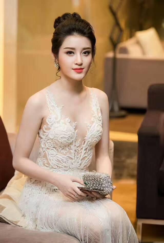 170904starhuyenmy4-1504545111995