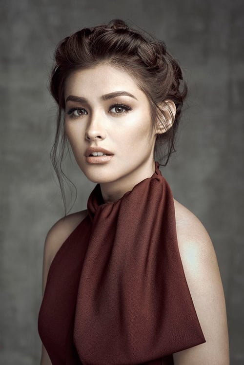 1514528891-128-lo-dien-my-nhan-so-huu-guong-mat-dep-nhat-the-gioi-liza-soberano-1-1514515710_680x0-1514527420-width500height749