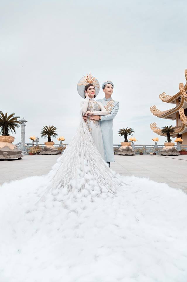 Can-canh-Lam-Khanh-Chi-mac-ao-dai-ket-long-vu-long-lay-co-10c-1515131106-width639height960