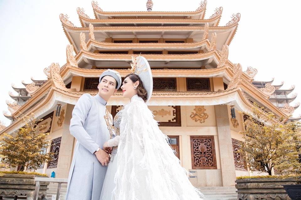 Can-canh-Lam-Khanh-Chi-mac-ao-dai-ket-long-vu-long-lay-co-11c-1515131106-width960height639