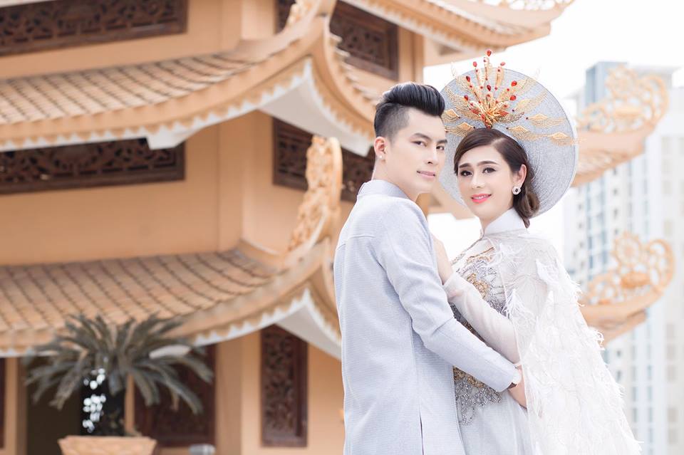 Can-canh-Lam-Khanh-Chi-mac-ao-dai-ket-long-vu-long-lay-co-6c-1515131106-width960height639