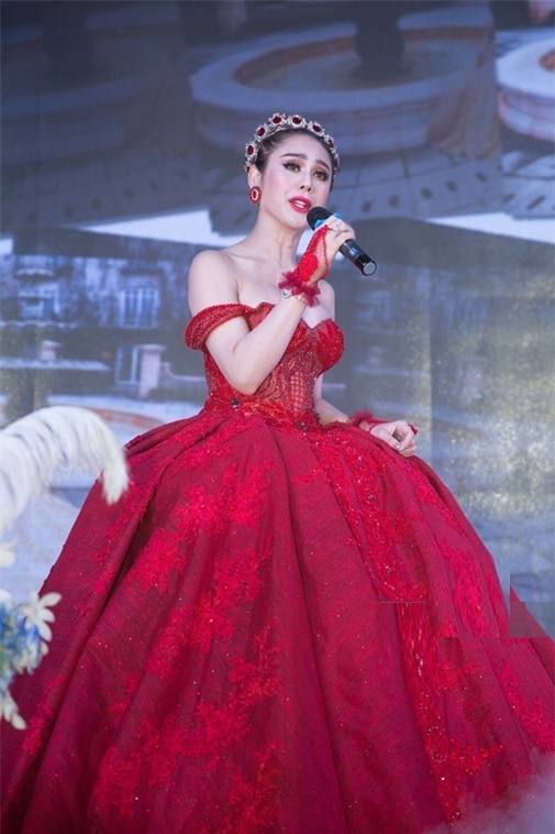 vay-cuoi-sao-viet-blogtamsuvn-2