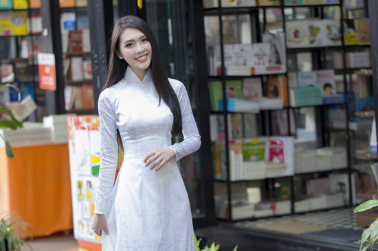 tuong-linh-mang-ve-dep-que-huong-viet-nam-den-voi-miss-intercontinental-2017-2084452