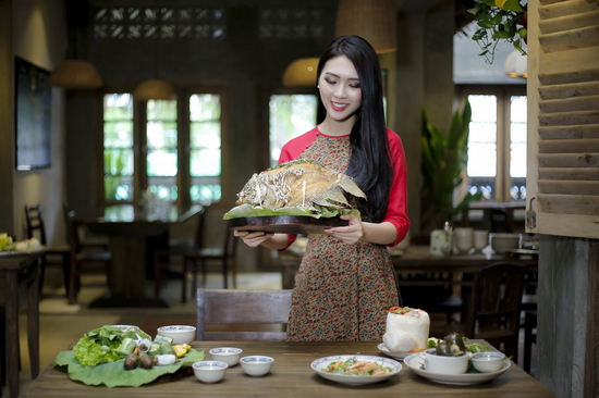 tuong-linh-mang-ve-dep-que-huong-viet-nam-den-voi-miss-intercontinental-2017-2084487