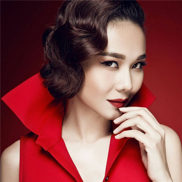 my-nhan-viet-dep-kieu-ky-voi-toc-uon-co-dien-a--20--1458891711-width600height600