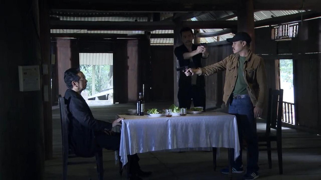nguoi phan xu tap 19 (sharoncuneta.com) (1)