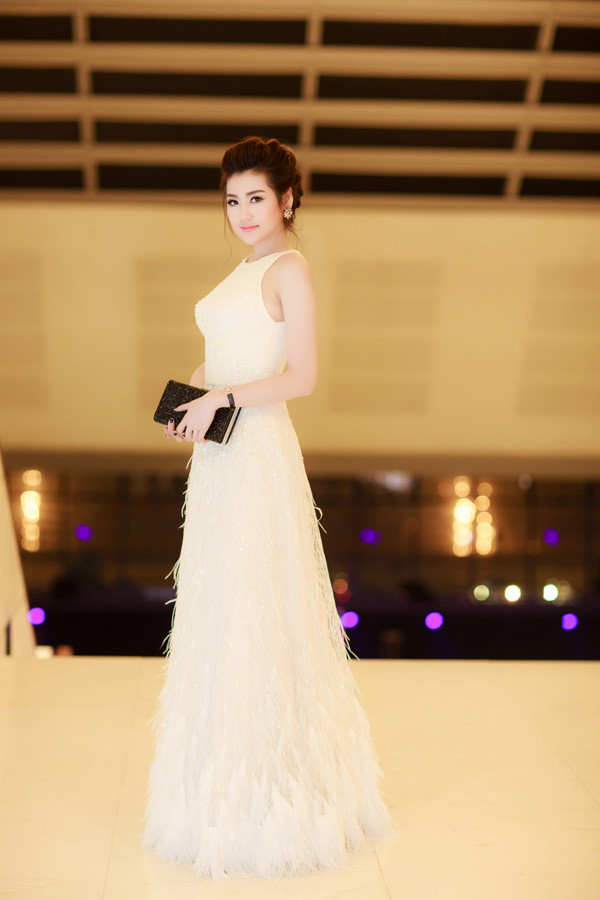 a hau tu anh dien vay xuy