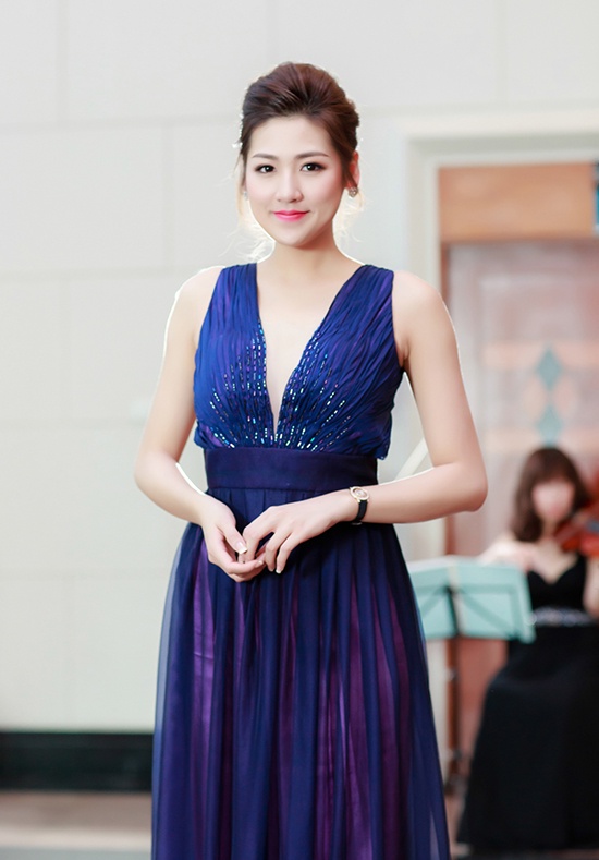 a hau tu anh dien vay xuy