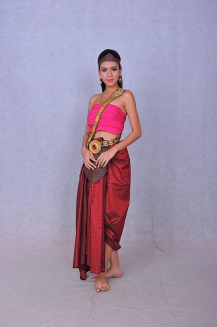 nhan sac cua hoa hau thai
