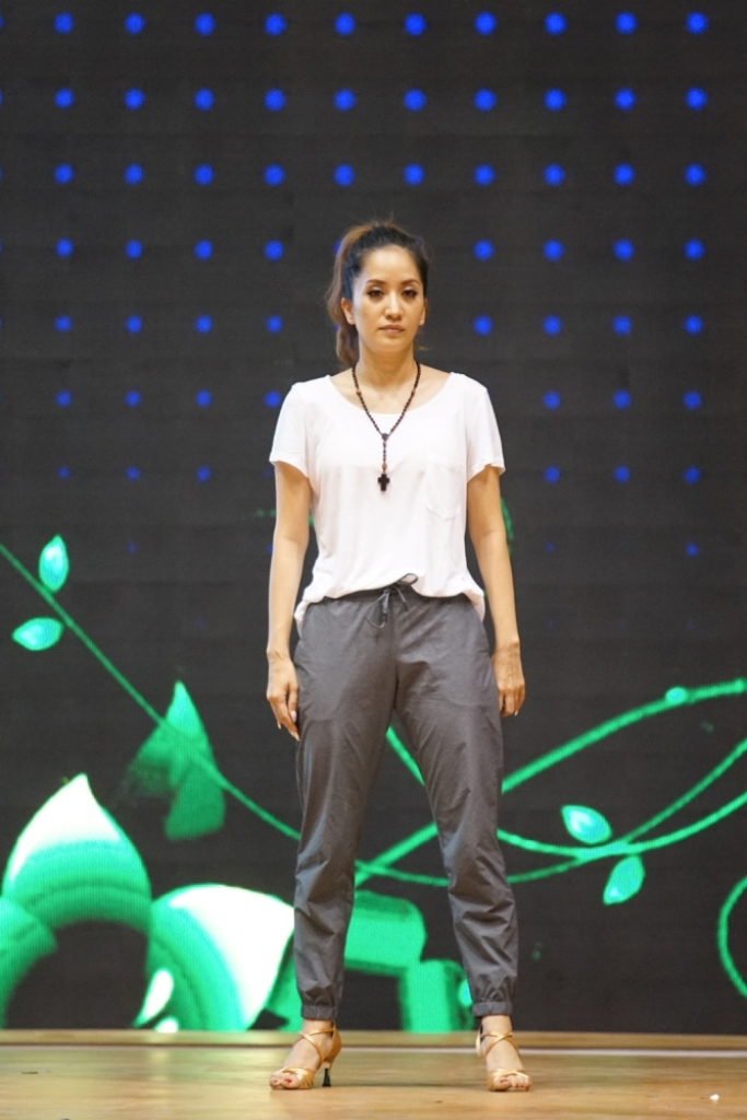 khanh thi bat khoc ngon lanh trong long phan hien (2)