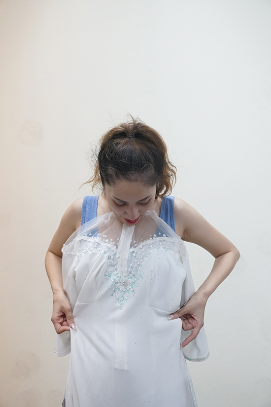 chi anh tang khanh thi ao