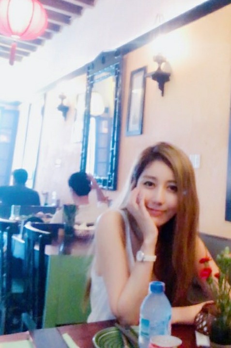 tran thanh khen ban than cua hari won (10)