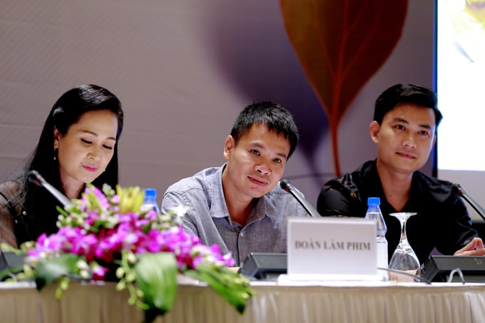 2 ba me chong trong song 