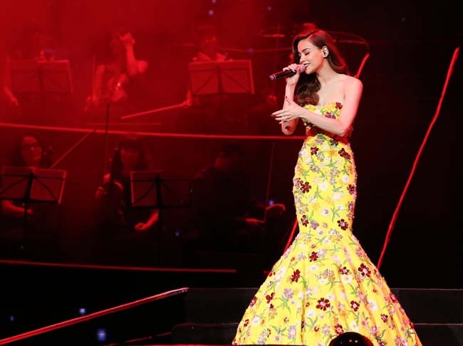 ho ngoc ha dien dam duoi ca sharoncuneta.com (8)