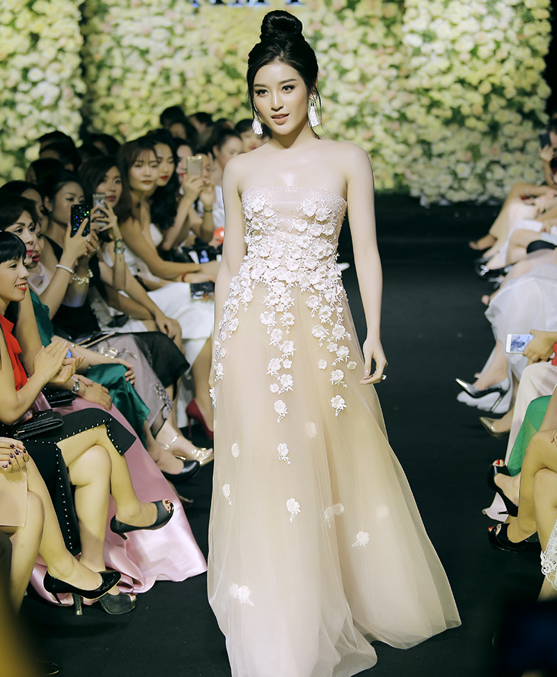 a hau huyen my (4)