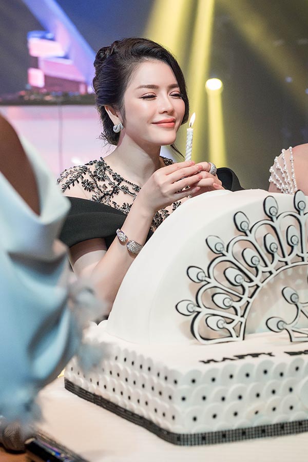 tiec sinh nha xa hoa cua ly nha ky (2)