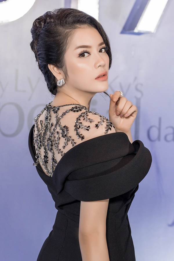 tiec sinh nha xa hoa cua ly nha ky (9)