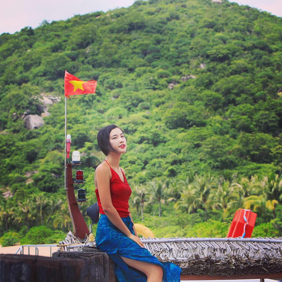 a hau hoang oanh (5)