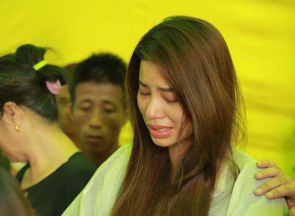 hoa hau pham huong trong 