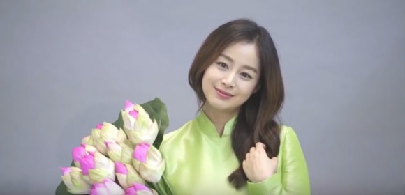 kim tae hee dien ao dai (