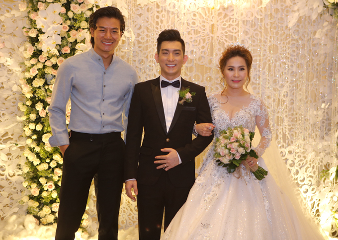 tiec cuoi chong cu phi th