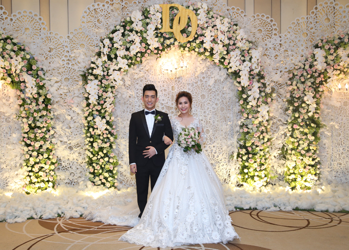 tiec cuoi chong cu phi th
