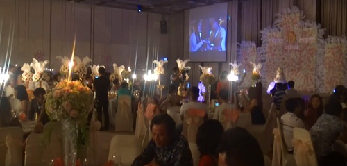 tiec cuoi chong cu phi th