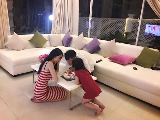 thuy tien va gia dinh chong (1)