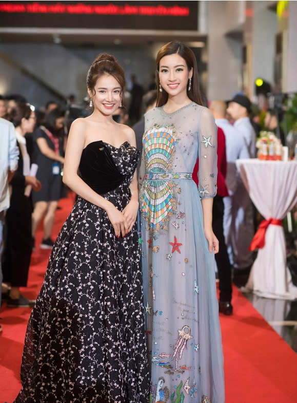 dan sao viet tai le trao 