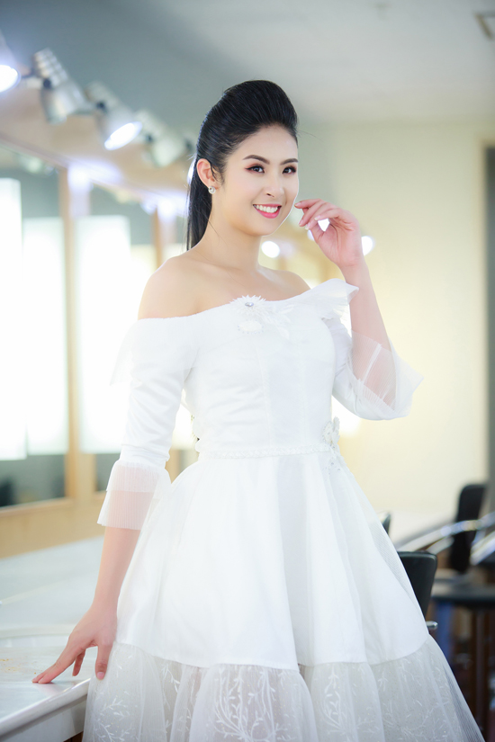 ngoc han do sac thanh tu 