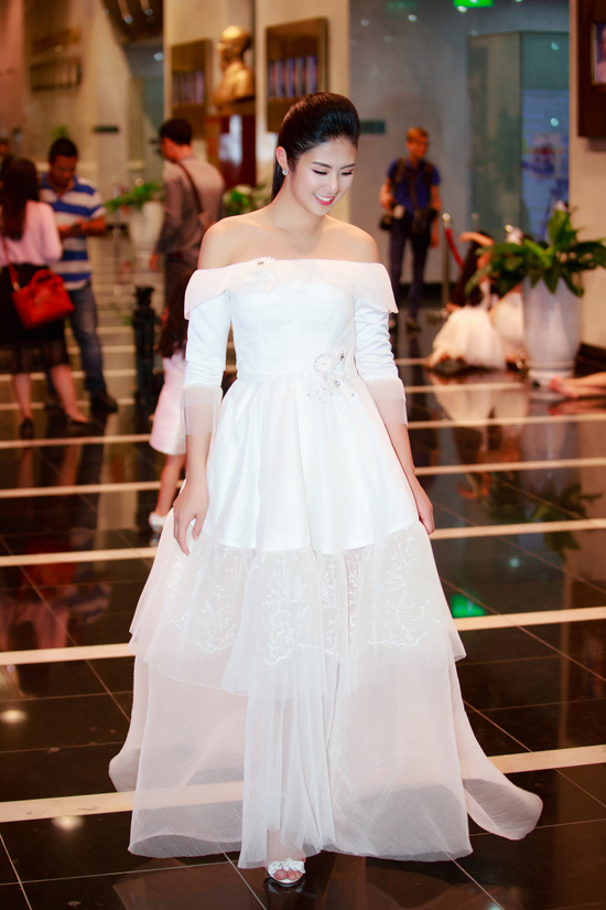 ngoc han do sac thanh tu 