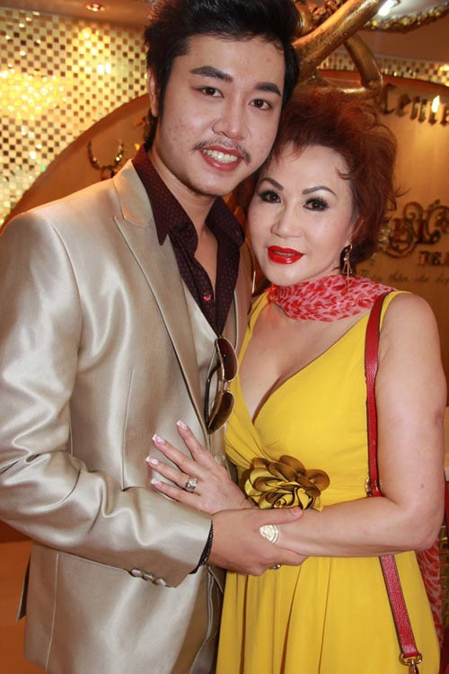 vu hoang viet va bo gia t