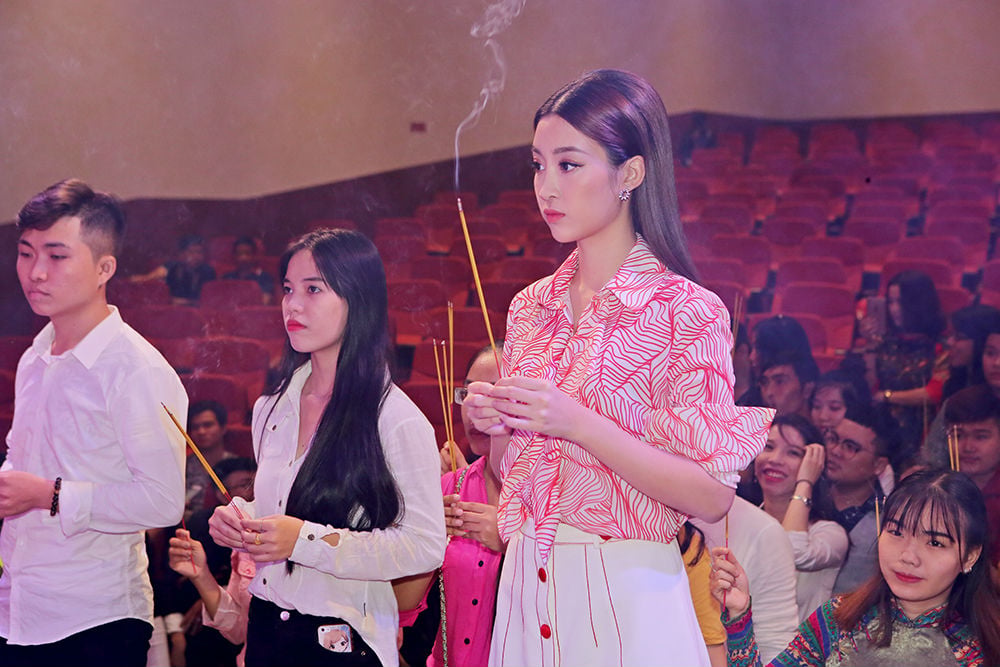 hoa hau do my linh (4)