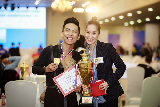 khanh thi phan hien (5)