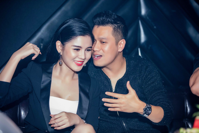 viet anh than mat cung di
